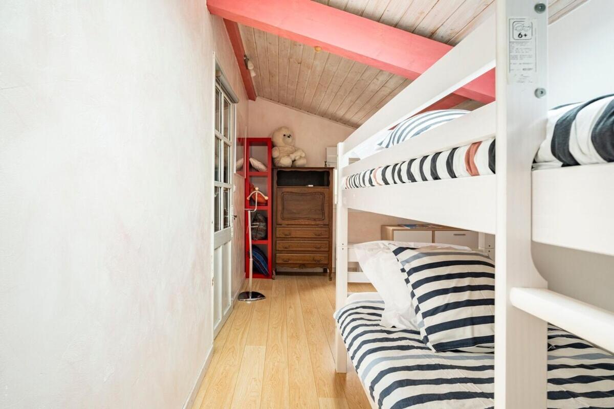 La Villa Moursoise 4 Etoiles エクステリア 写真