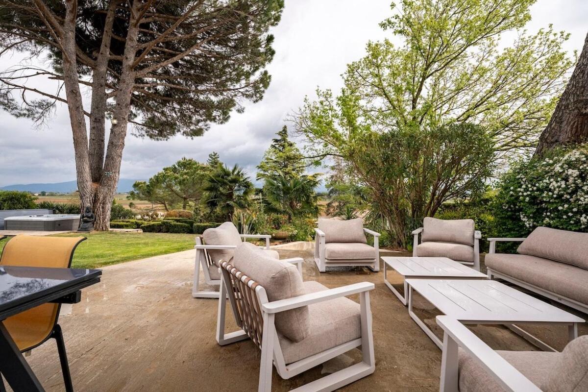 La Villa Moursoise 4 Etoiles エクステリア 写真