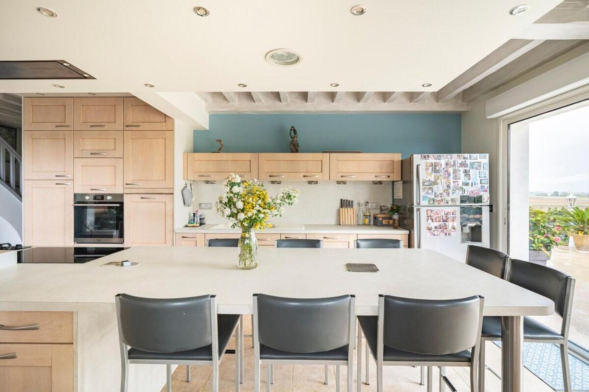 La Villa Moursoise 4 Etoiles エクステリア 写真