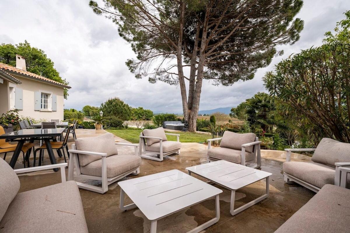 La Villa Moursoise 4 Etoiles エクステリア 写真