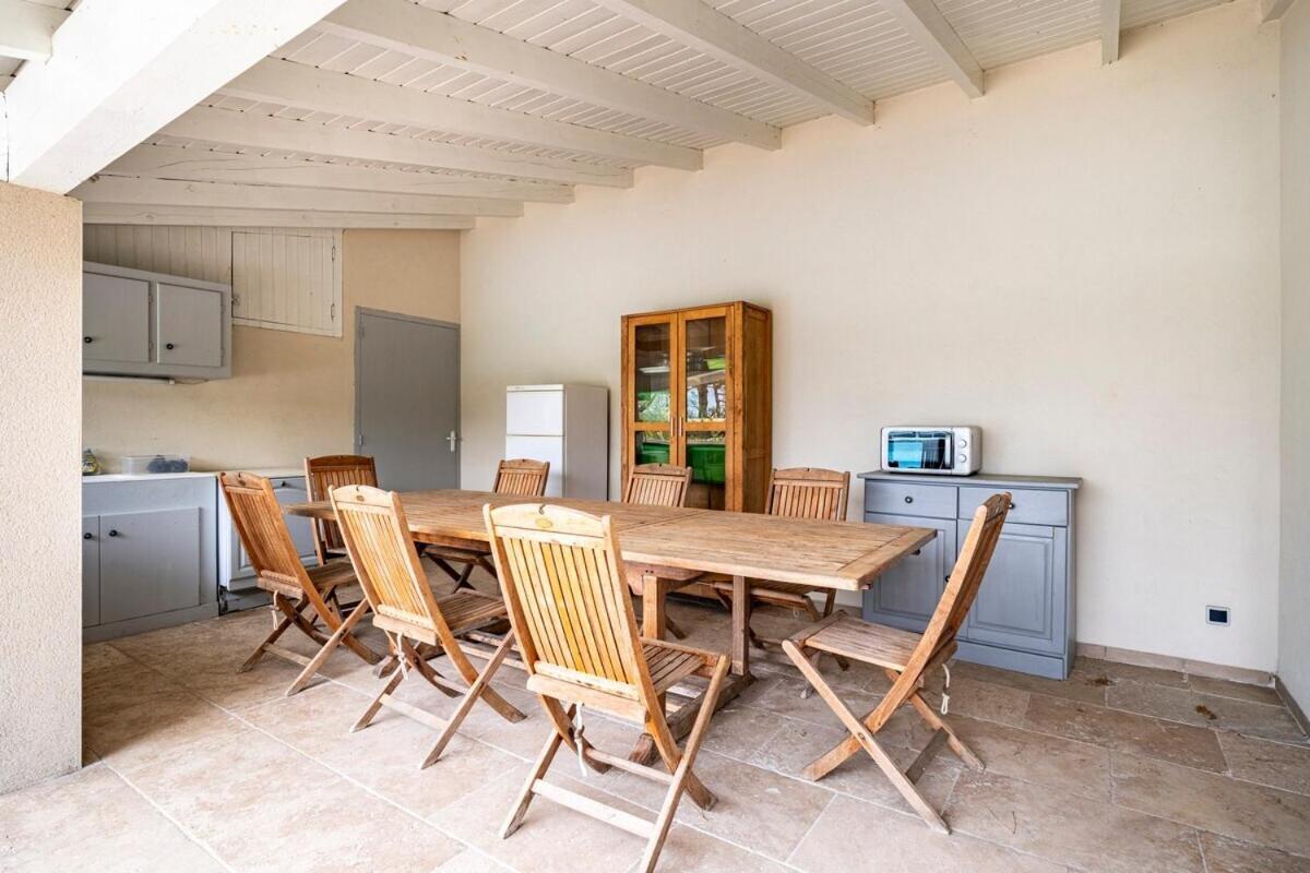 La Villa Moursoise 4 Etoiles エクステリア 写真
