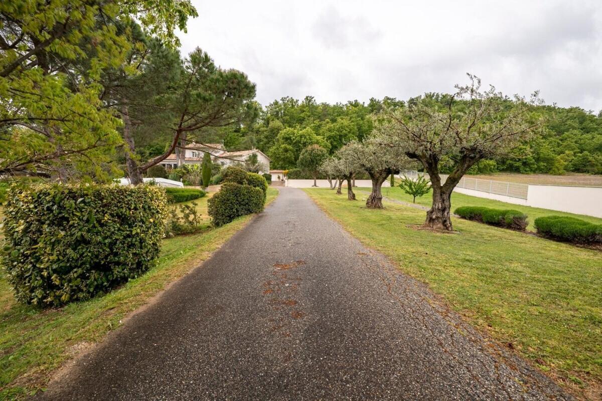 La Villa Moursoise 4 Etoiles エクステリア 写真