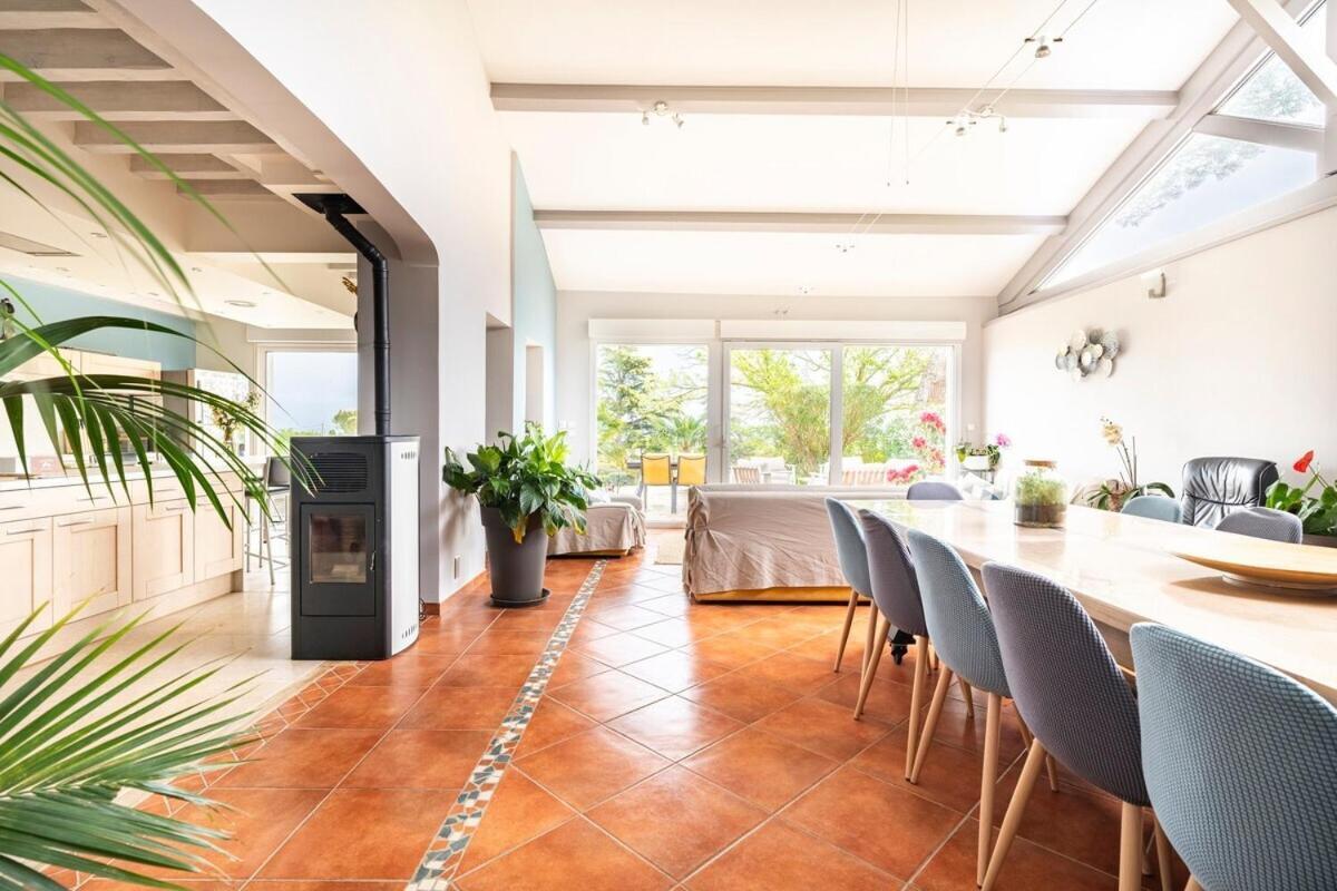La Villa Moursoise 4 Etoiles エクステリア 写真