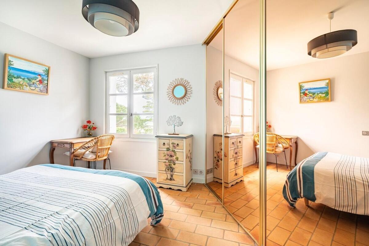 La Villa Moursoise 4 Etoiles エクステリア 写真