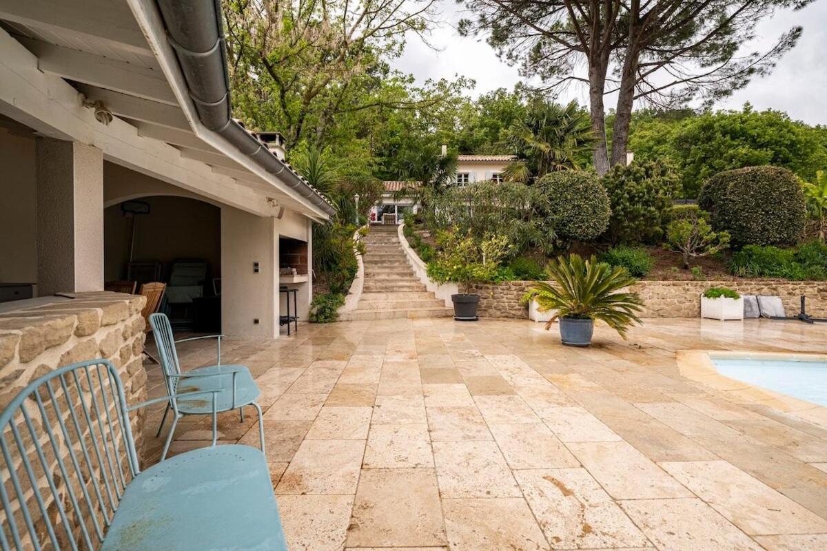 La Villa Moursoise 4 Etoiles エクステリア 写真