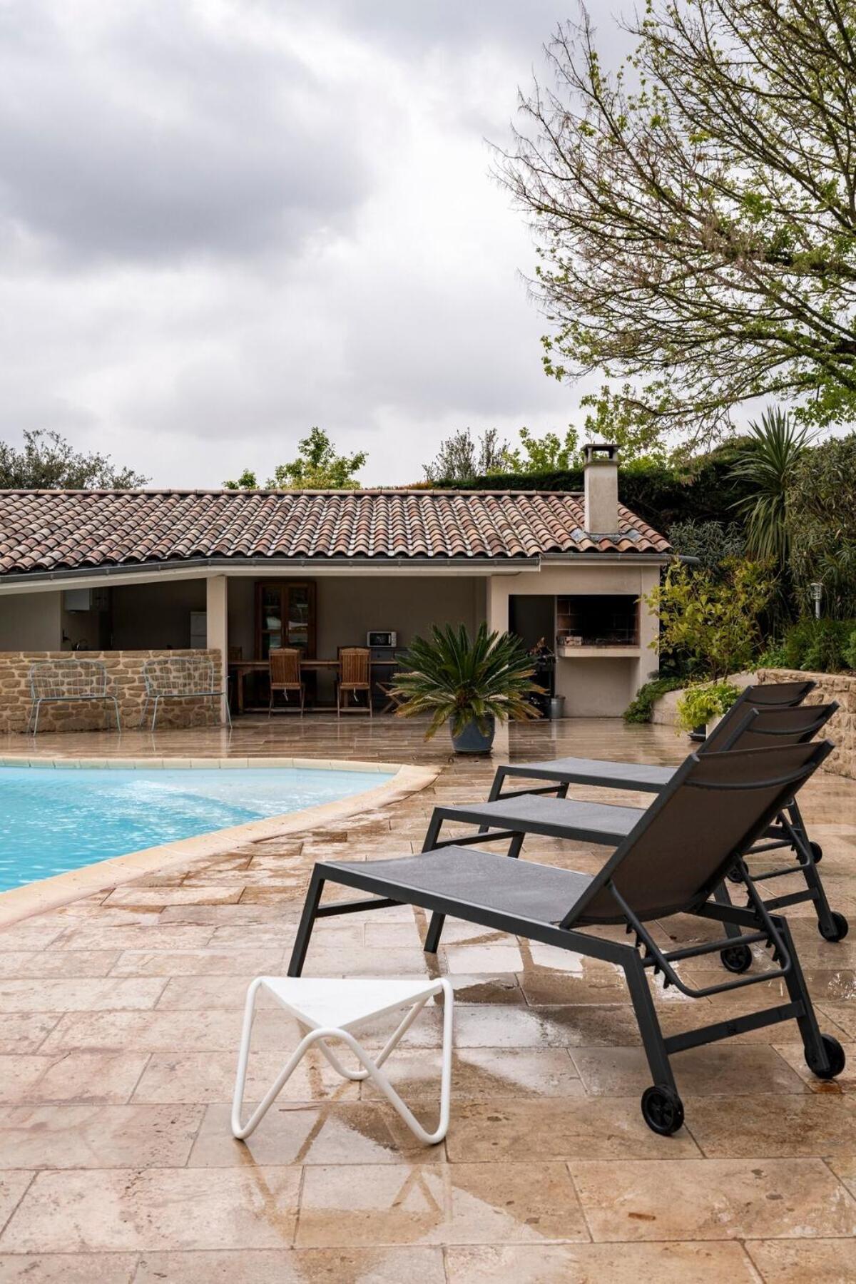 La Villa Moursoise 4 Etoiles エクステリア 写真