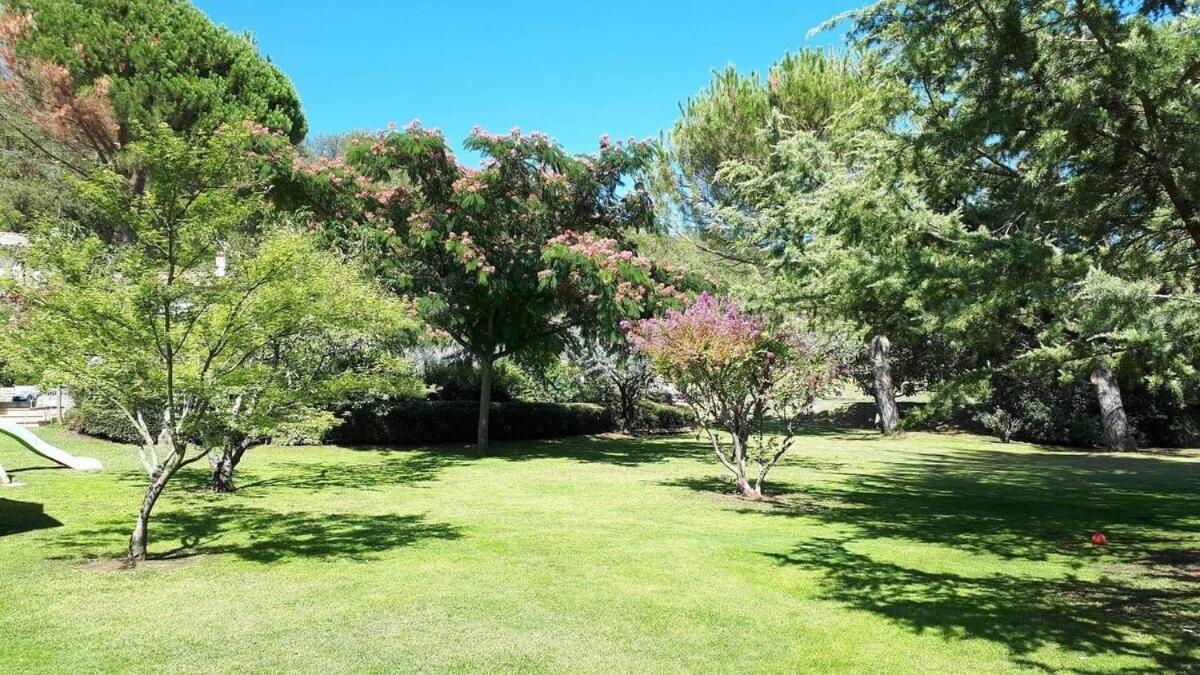 La Villa Moursoise 4 Etoiles エクステリア 写真