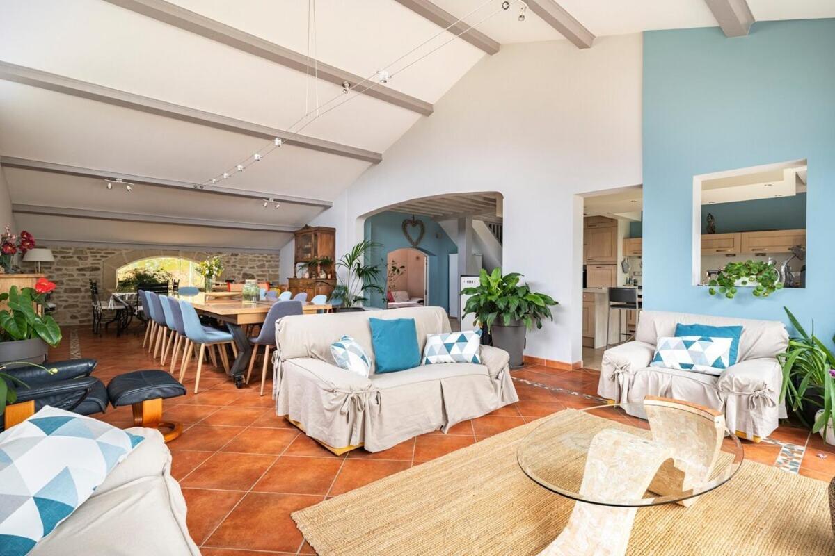La Villa Moursoise 4 Etoiles エクステリア 写真