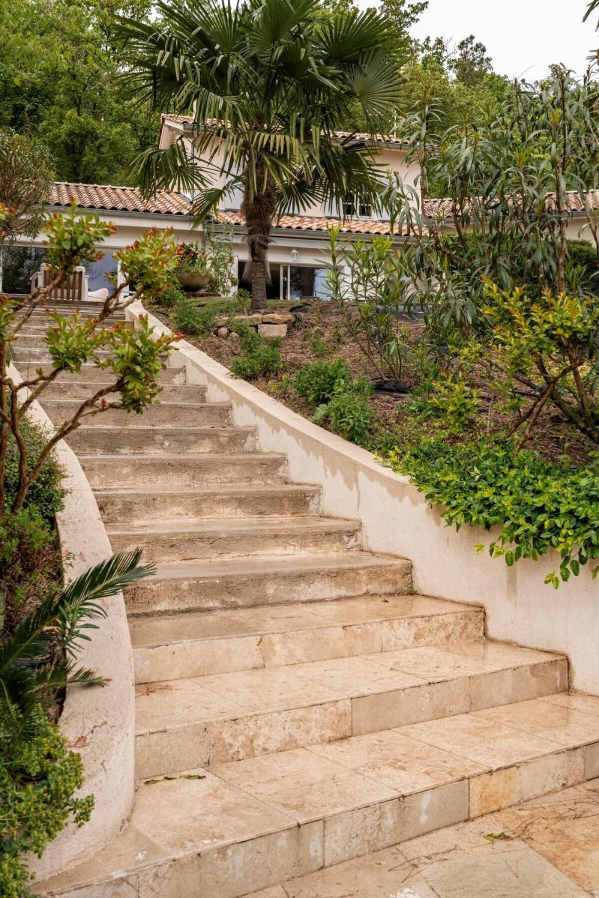 La Villa Moursoise 4 Etoiles エクステリア 写真