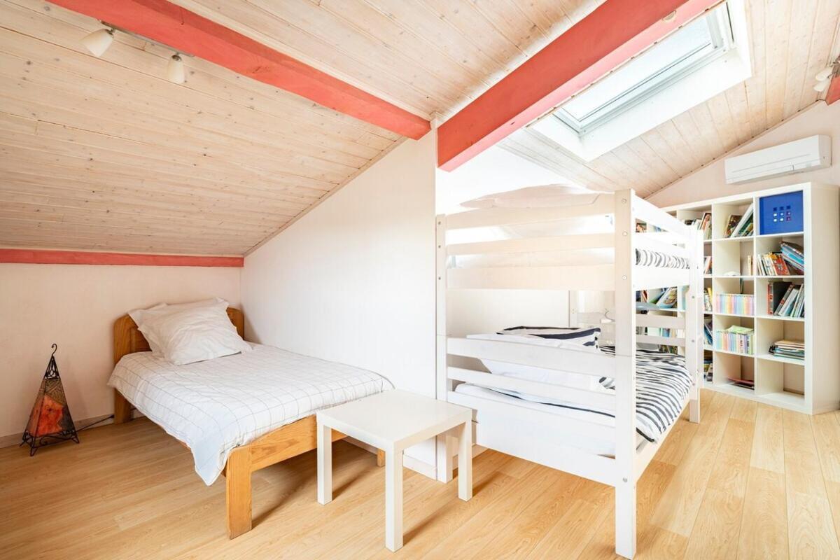 La Villa Moursoise 4 Etoiles エクステリア 写真